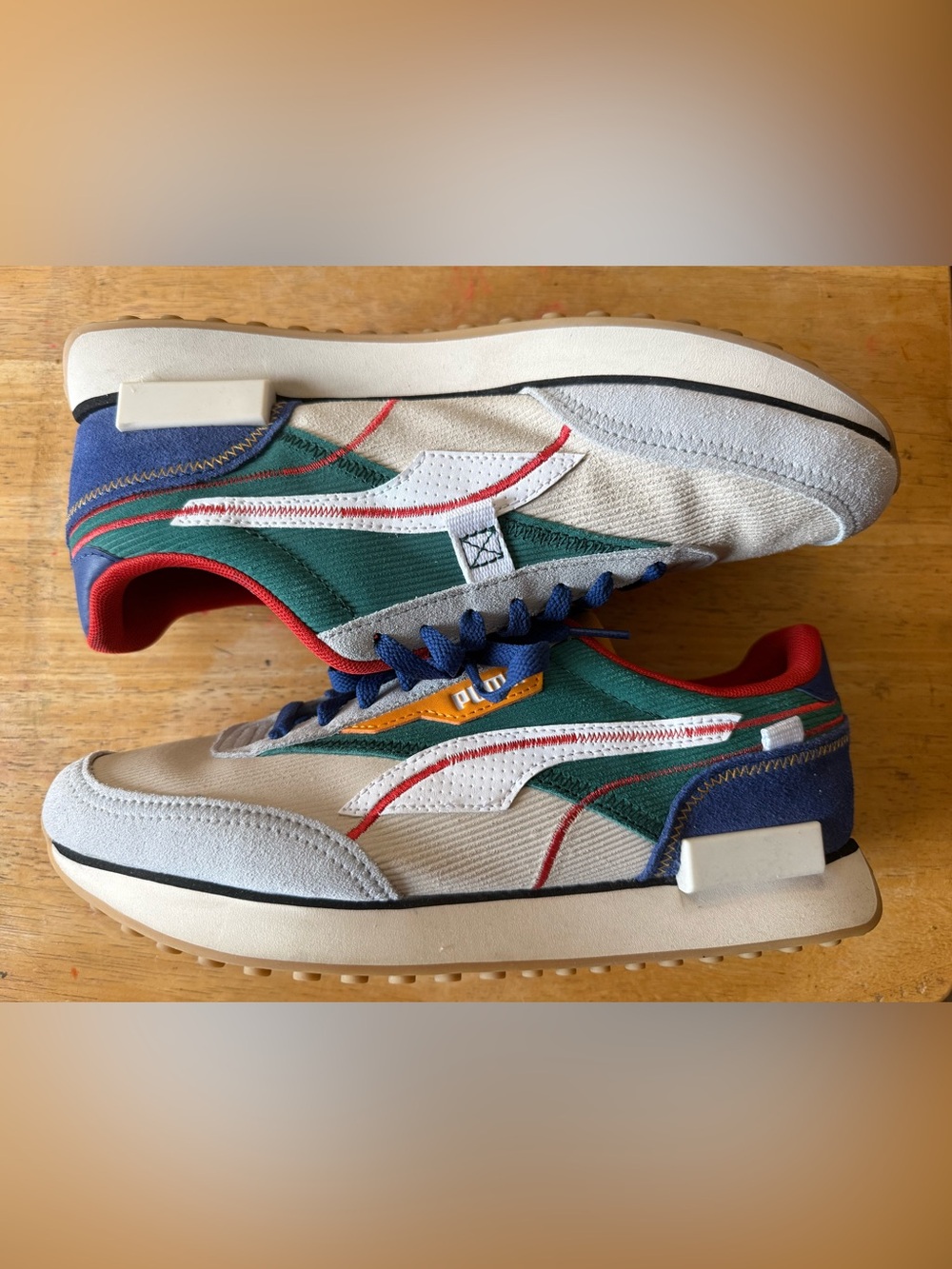 Puma Future Rider Corduroy Multicolor Sneakers 389976-01 Size 9.5 (Fits Men's 9)